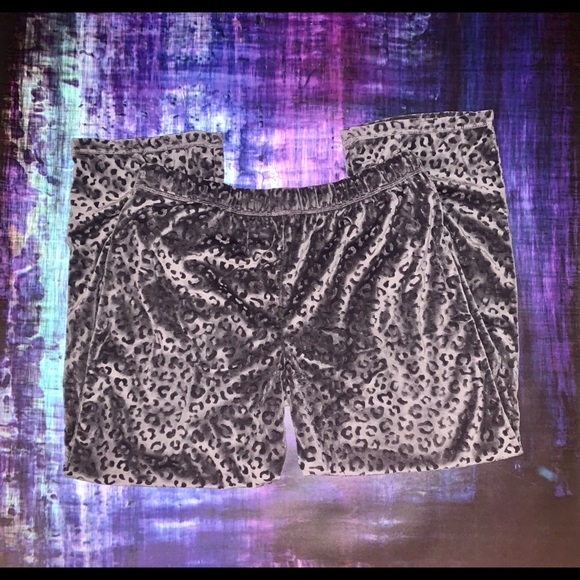 Leopard print velour 2 piece lounge set - Picture 6 of 6